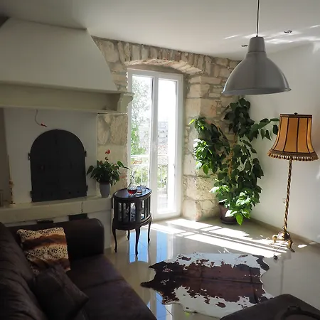 Captain Emo アパート