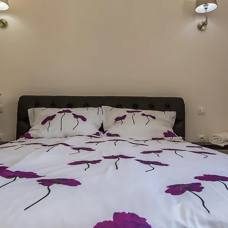 Апартаменты Captain Emo