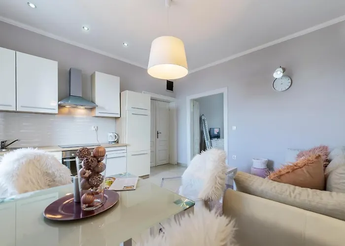 Captain Emo Appartement *