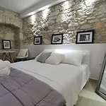 Captain Emo City Apartment