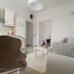 Captain Emo City Apartment