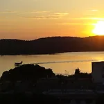 Daire Captain Emo *