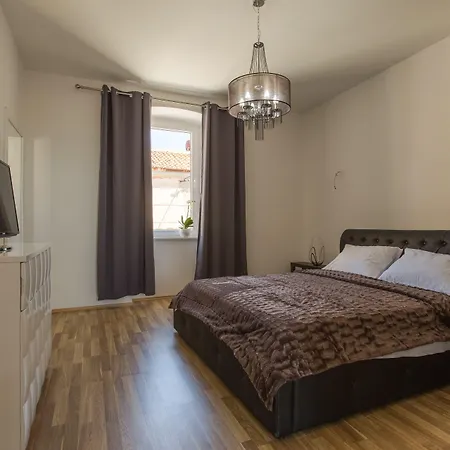 Captain Emo City Apartment Pula
