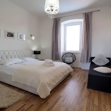 Apartment Captain Emo City