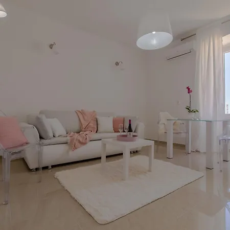 Captain Emo City Pula