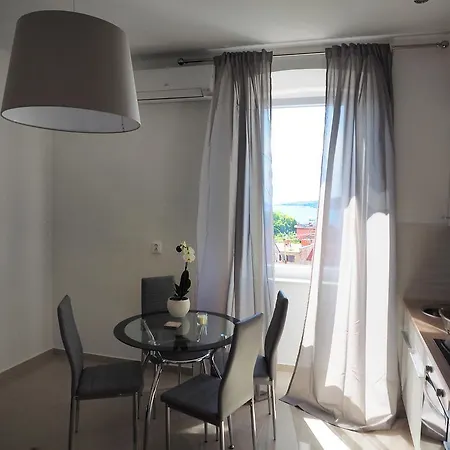 Captain Emo City Pula