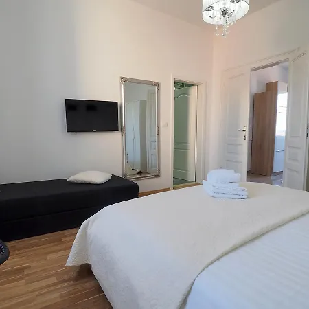 Apartment Captain Emo City Pula