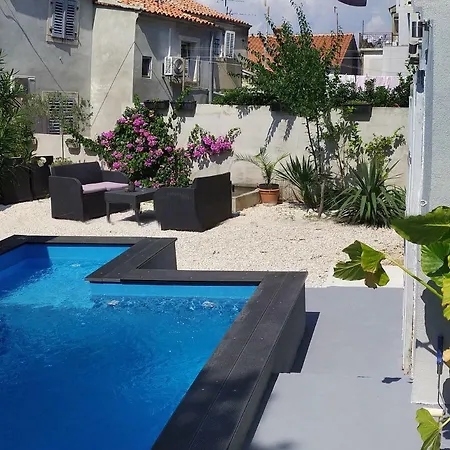 Appartement Captain Emo Pula